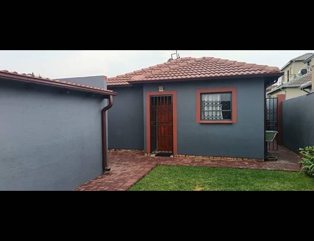 2 BEDROOM HOUSE FOR SALE IN RIVERSIDE VIEW EXT 35